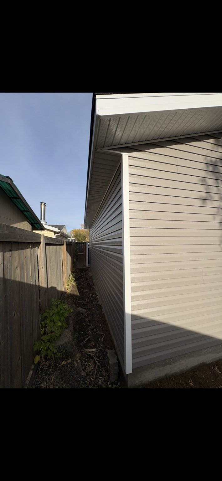 Garage siding, soffit and fascia detail
