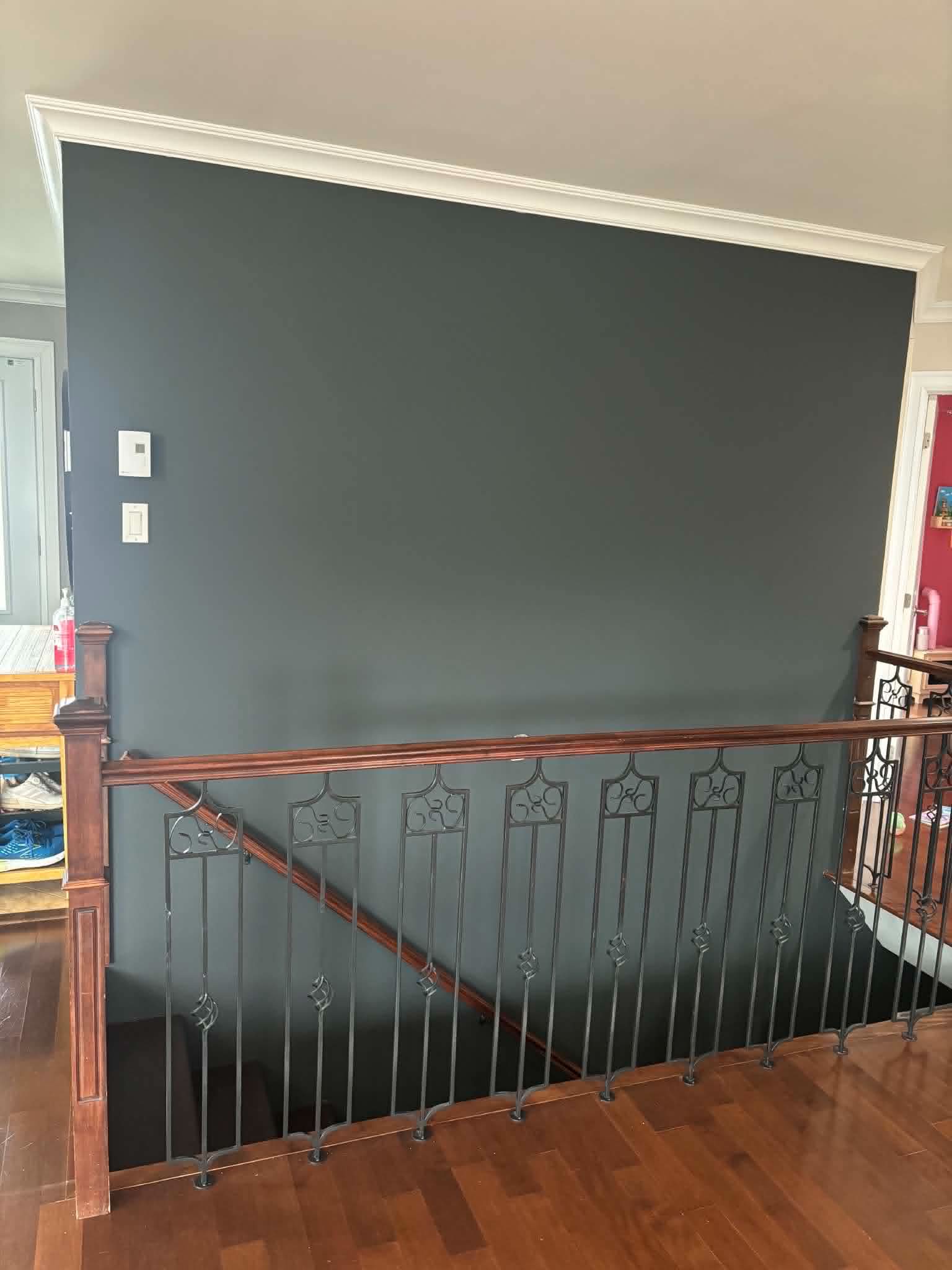 Accent colour and staircase finishing